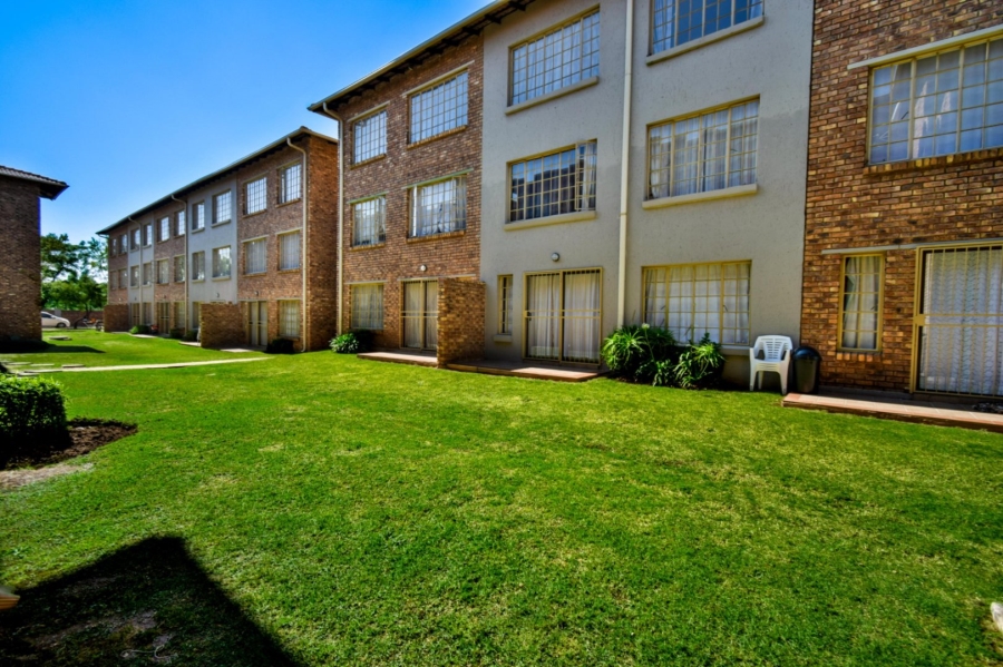 2 Bedroom Property for Sale in Hughes Gauteng