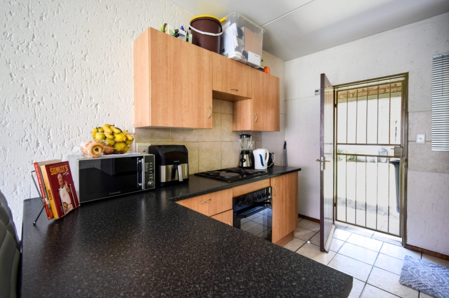 2 Bedroom Property for Sale in Hughes Gauteng