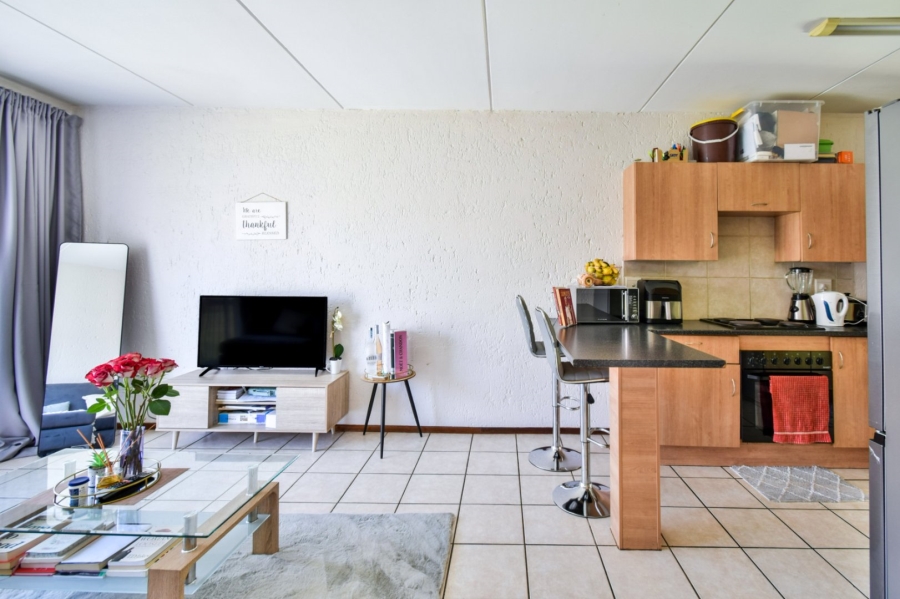 2 Bedroom Property for Sale in Hughes Gauteng