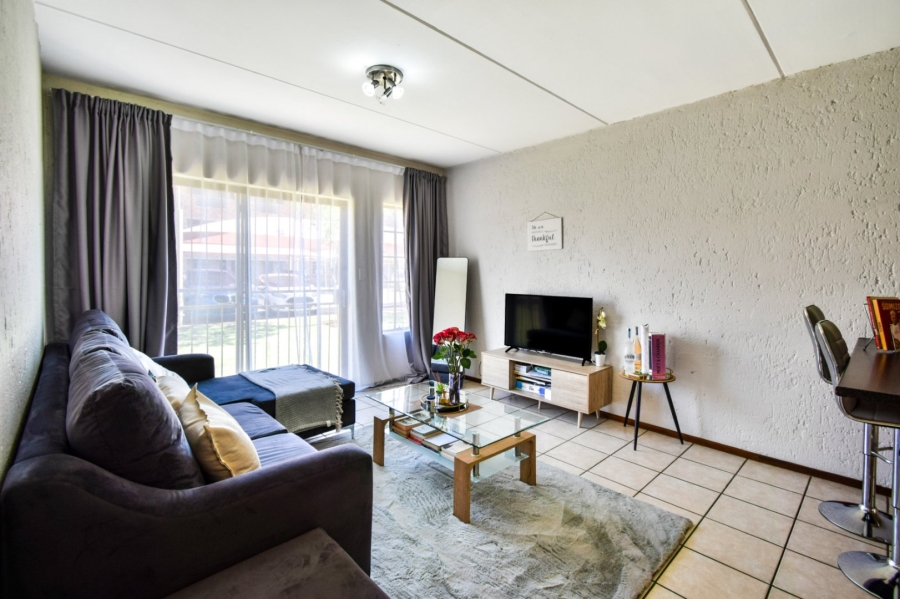 2 Bedroom Property for Sale in Hughes Gauteng