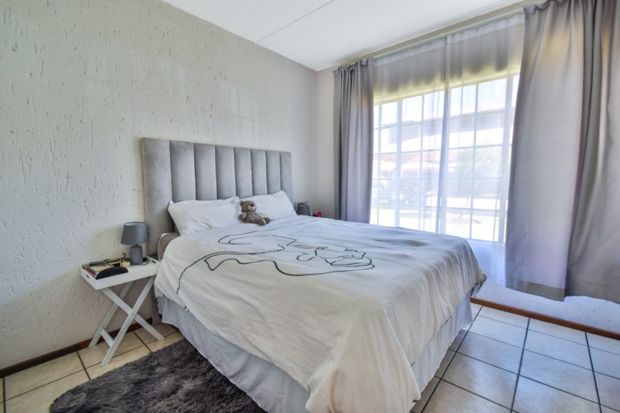 2 Bedroom Property for Sale in Hughes Gauteng