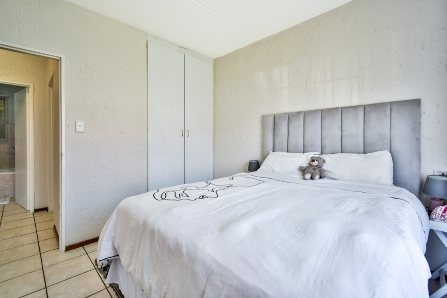 2 Bedroom Property for Sale in Hughes Gauteng