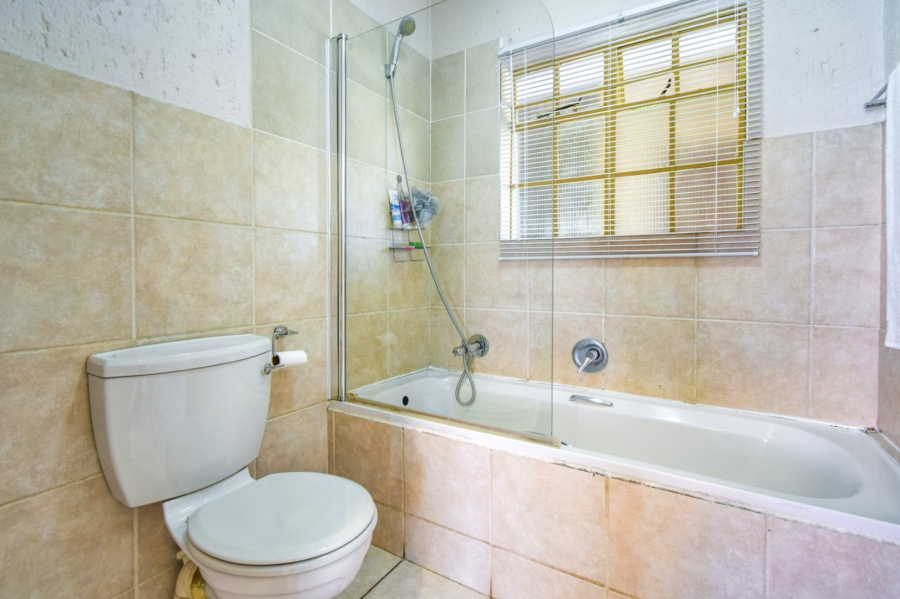 2 Bedroom Property for Sale in Hughes Gauteng
