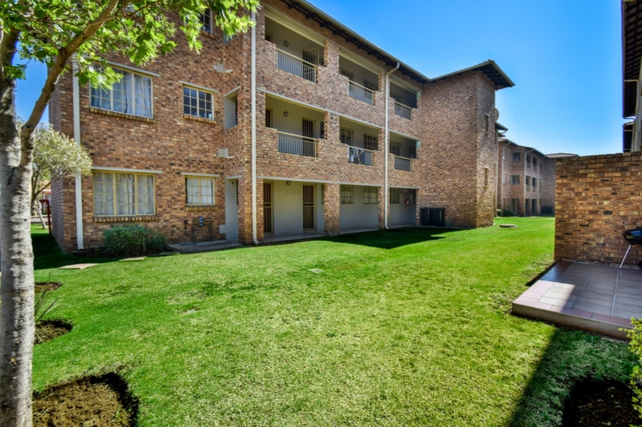 2 Bedroom Property for Sale in Hughes Gauteng