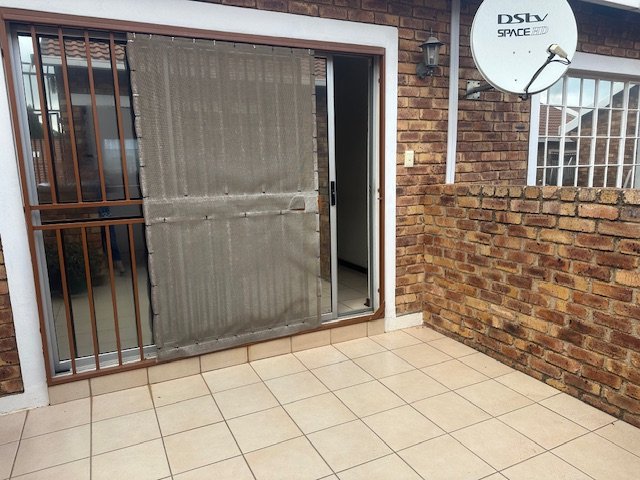 To Let 2 Bedroom Property for Rent in Honeydew Grove Gauteng