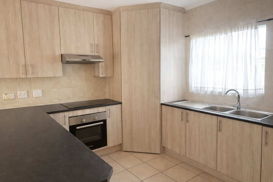 To Let 2 Bedroom Property for Rent in Honeydew Grove Gauteng