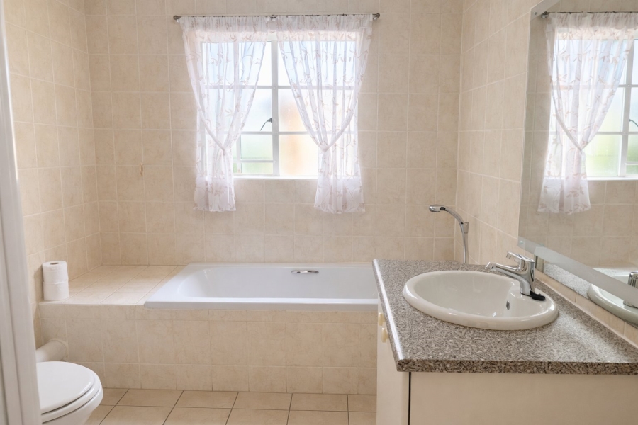 To Let 2 Bedroom Property for Rent in Honeydew Grove Gauteng
