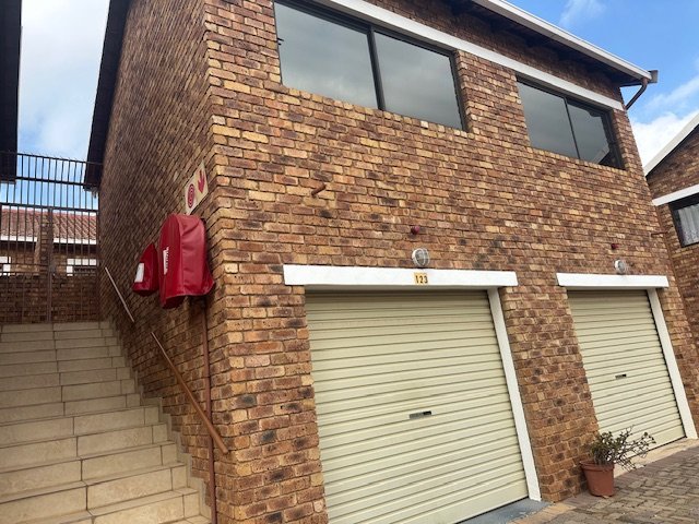 To Let 2 Bedroom Property for Rent in Honeydew Grove Gauteng