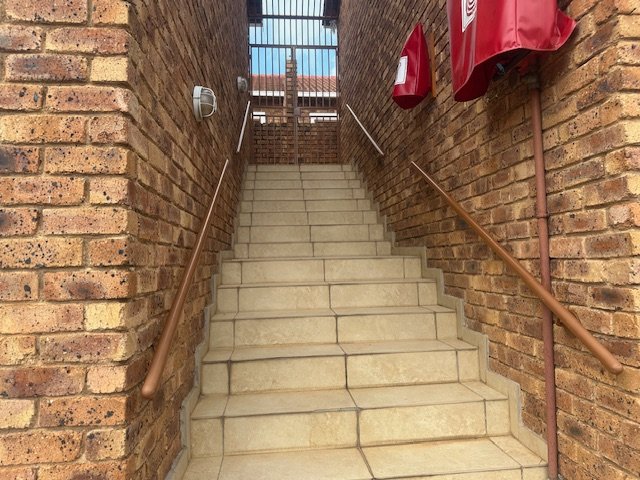 To Let 2 Bedroom Property for Rent in Honeydew Grove Gauteng