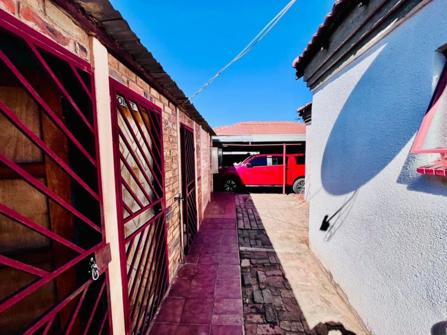 3 Bedroom Property for Sale in Soshanguve East Ext 5 Gauteng