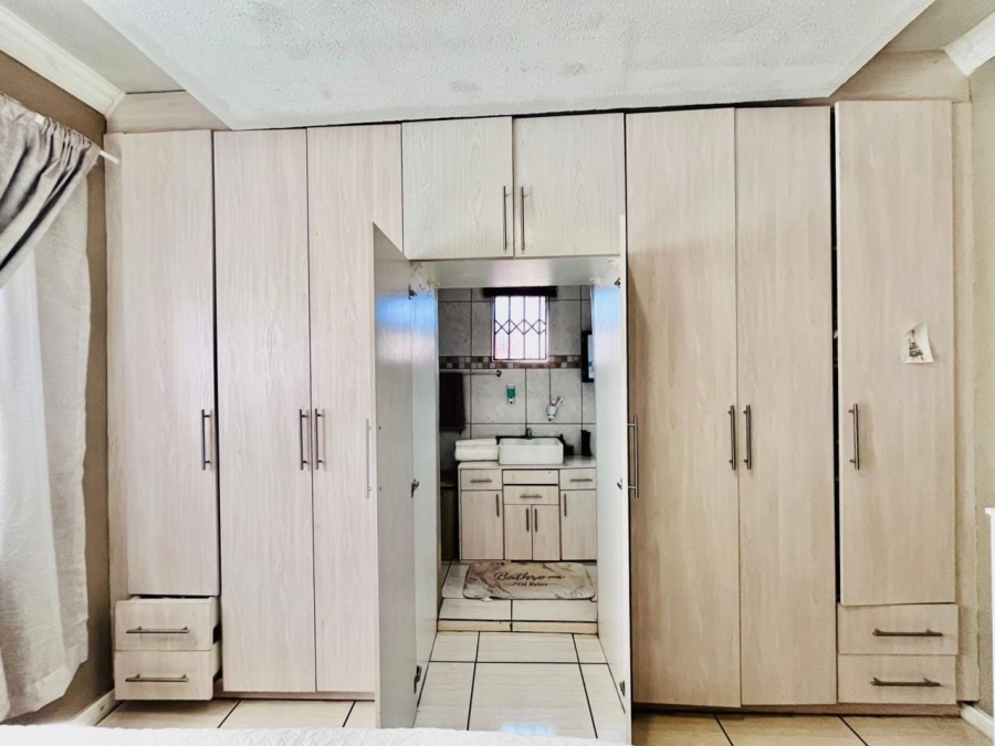 3 Bedroom Property for Sale in Soshanguve East Ext 5 Gauteng