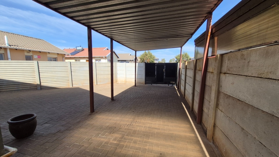 2 Bedroom Property for Sale in Sky City Gauteng
