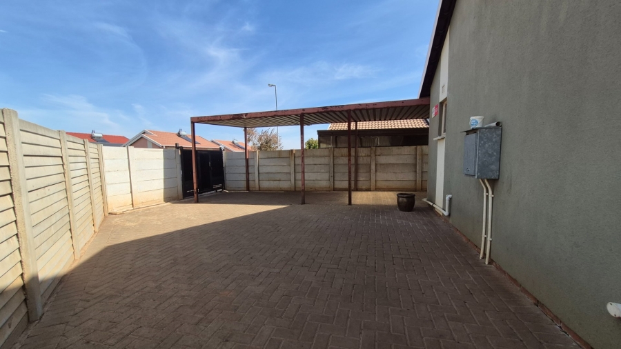 2 Bedroom Property for Sale in Sky City Gauteng