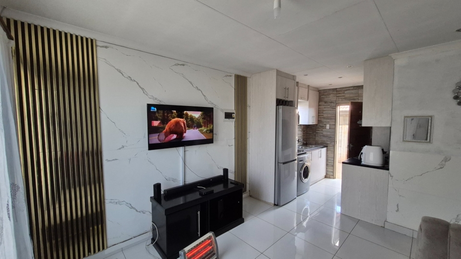 2 Bedroom Property for Sale in Sky City Gauteng