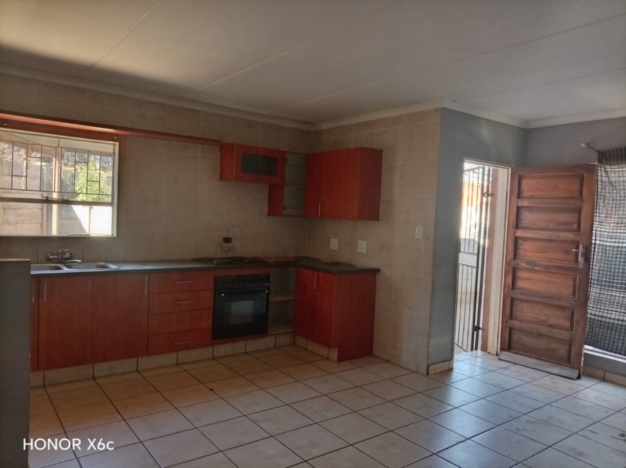 1 Bedroom Property for Sale in Vanderbijlpark CW 5 Gauteng
