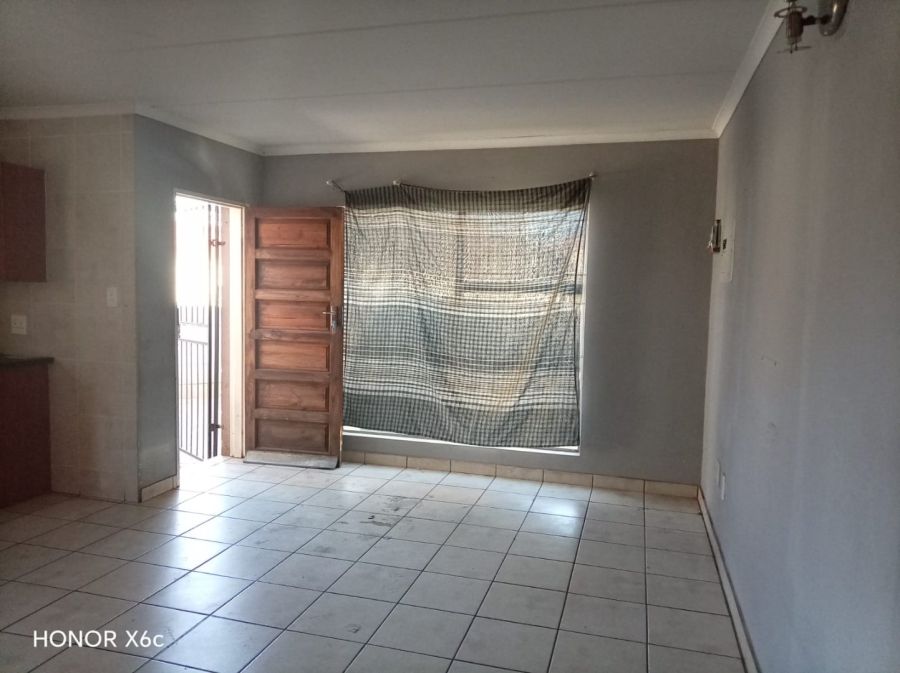1 Bedroom Property for Sale in Vanderbijlpark CW 5 Gauteng