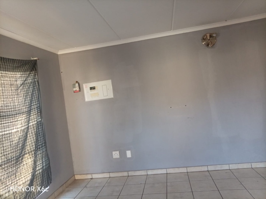 1 Bedroom Property for Sale in Vanderbijlpark CW 5 Gauteng