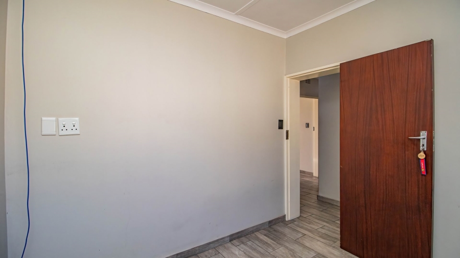 3 Bedroom Property for Sale in Bonaero Park Gauteng