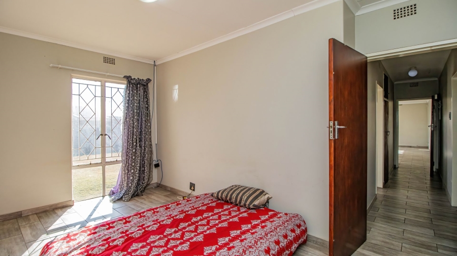 3 Bedroom Property for Sale in Bonaero Park Gauteng