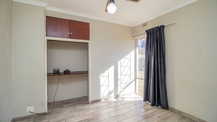 3 Bedroom Property for Sale in Bonaero Park Gauteng