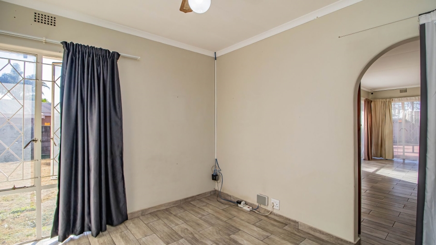 3 Bedroom Property for Sale in Bonaero Park Gauteng