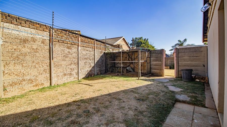 3 Bedroom Property for Sale in Bonaero Park Gauteng