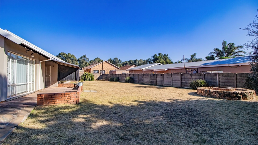 3 Bedroom Property for Sale in Bonaero Park Gauteng