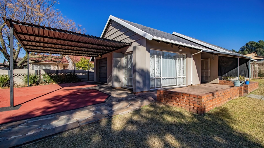 3 Bedroom Property for Sale in Bonaero Park Gauteng
