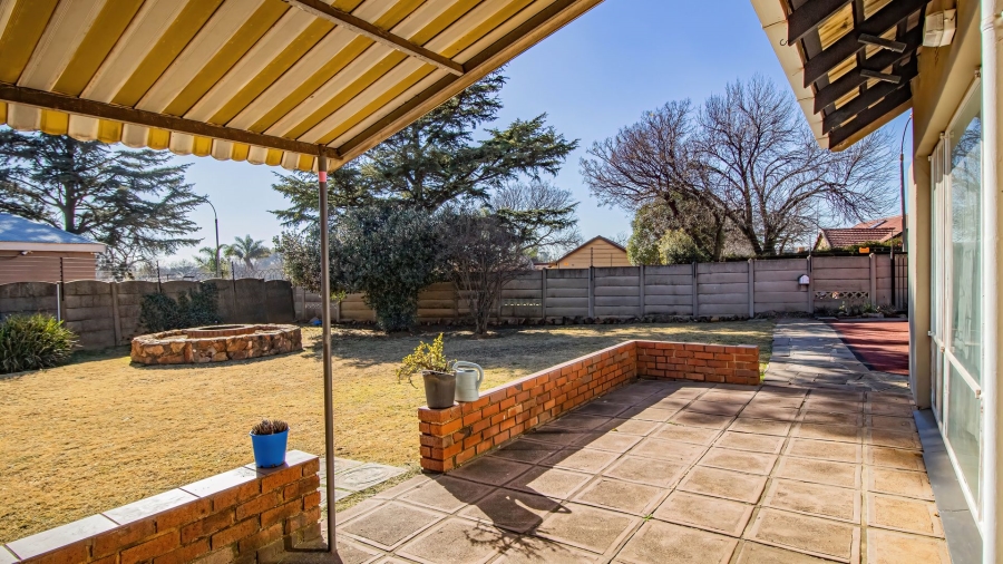 3 Bedroom Property for Sale in Bonaero Park Gauteng