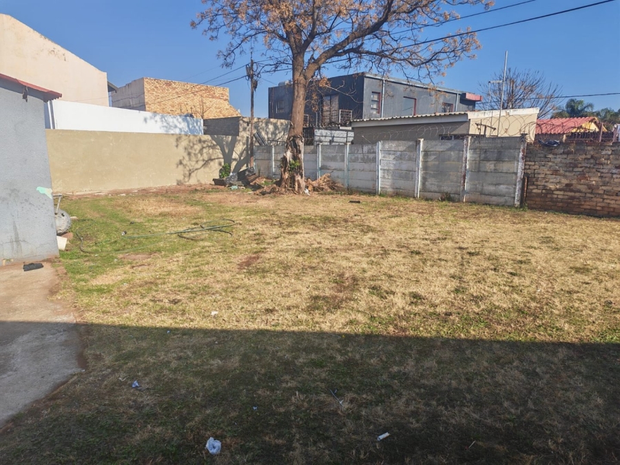 2 Bedroom Property for Sale in Lenasia Ext 2 Gauteng