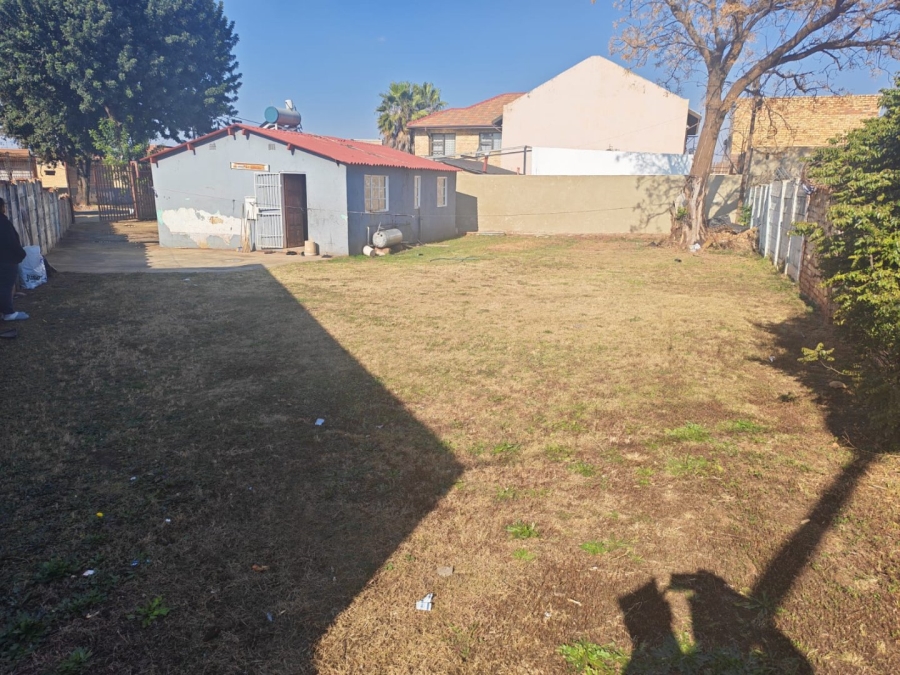 2 Bedroom Property for Sale in Lenasia Ext 2 Gauteng