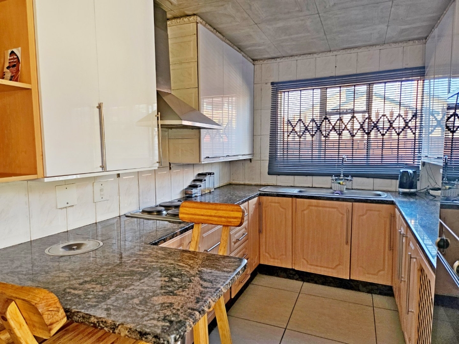 3 Bedroom Property for Sale in Ebony Park Gauteng