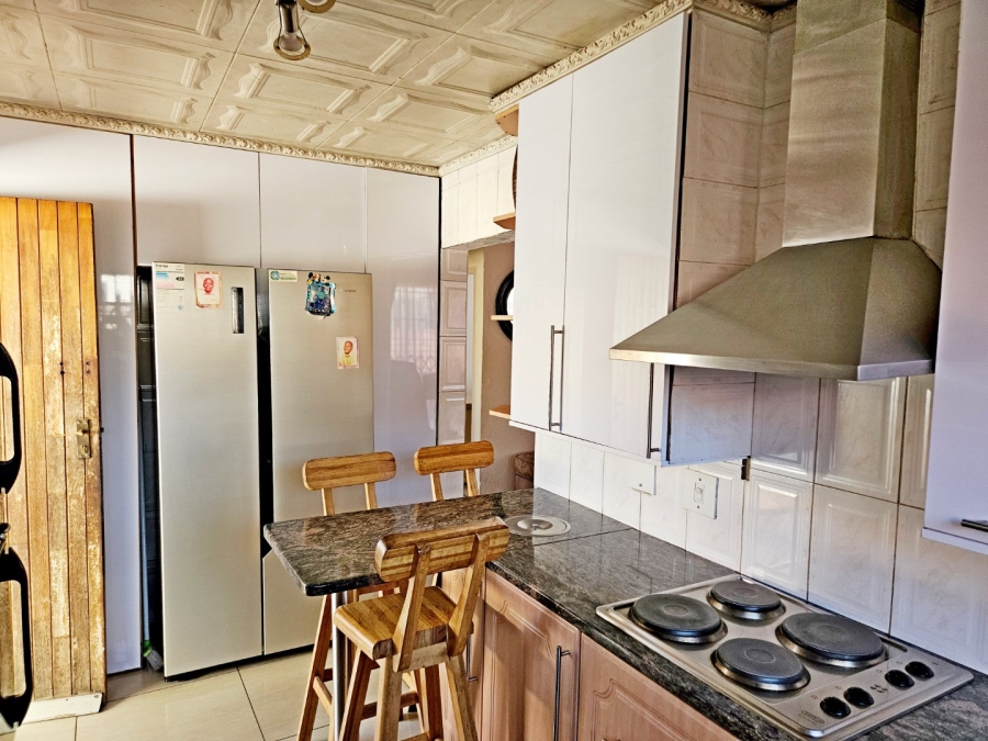 3 Bedroom Property for Sale in Ebony Park Gauteng