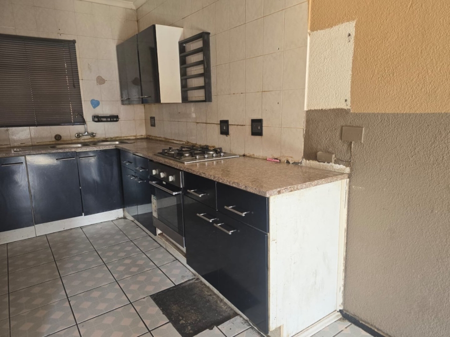 2 Bedroom Property for Sale in Ravensklip Gauteng