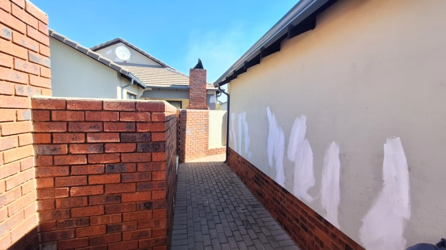 3 Bedroom Property for Sale in Amberfield Valley Gauteng