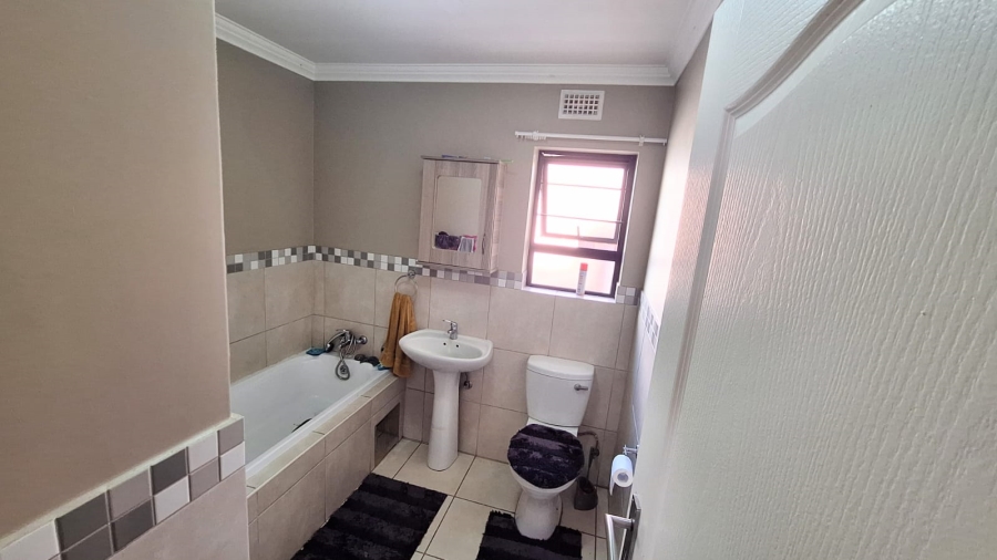 3 Bedroom Property for Sale in Amberfield Valley Gauteng