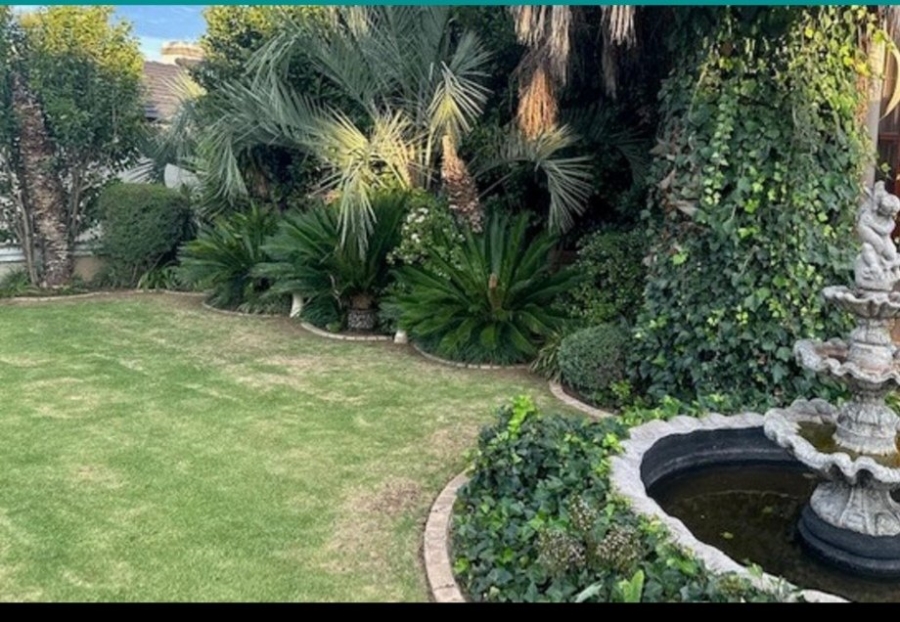 6 Bedroom Property for Sale in Blue Valley Golf Estate Gauteng
