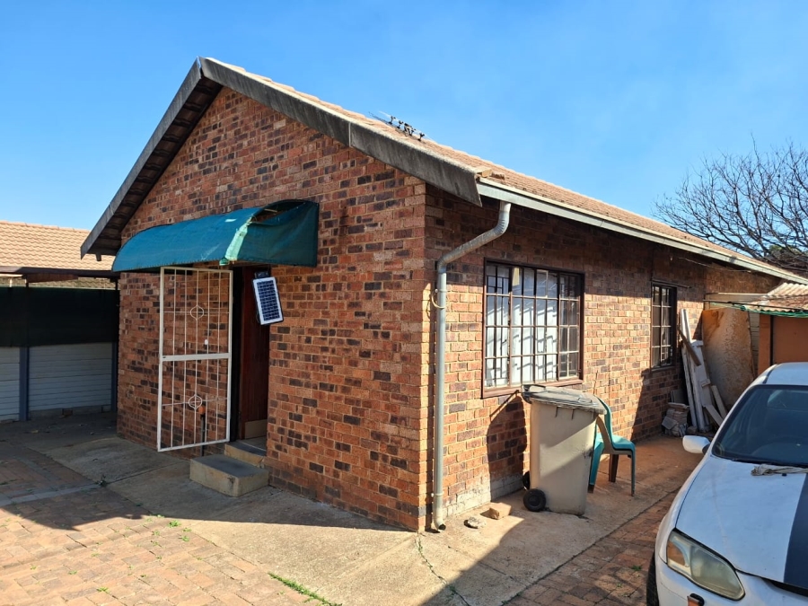 2 Bedroom Property for Sale in Elandspoort Gauteng