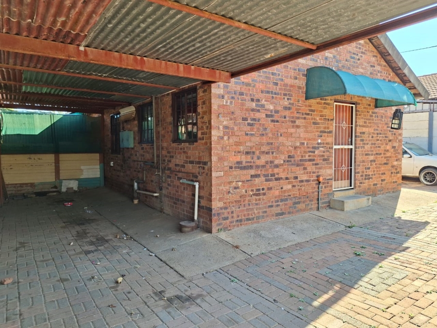 2 Bedroom Property for Sale in Elandspoort Gauteng