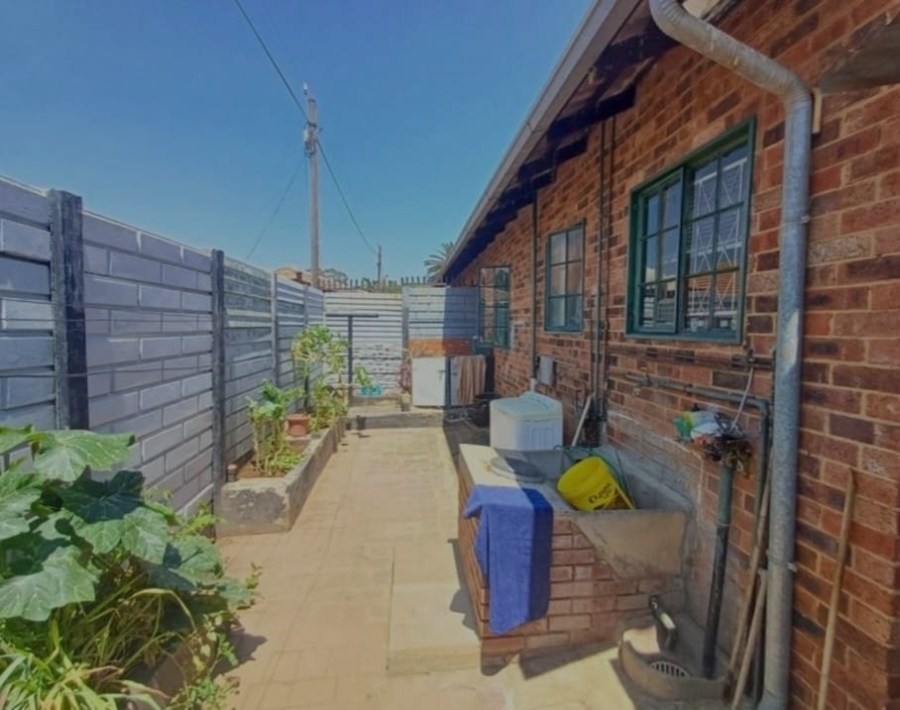 2 Bedroom Property for Sale in Danville Gauteng