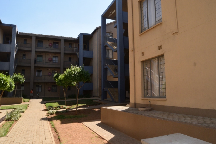 To Let 2 Bedroom Property for Rent in Jabulani Gauteng