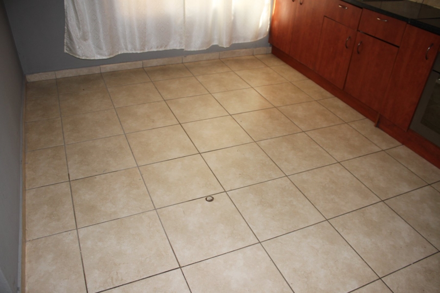 To Let 2 Bedroom Property for Rent in Jabulani Gauteng