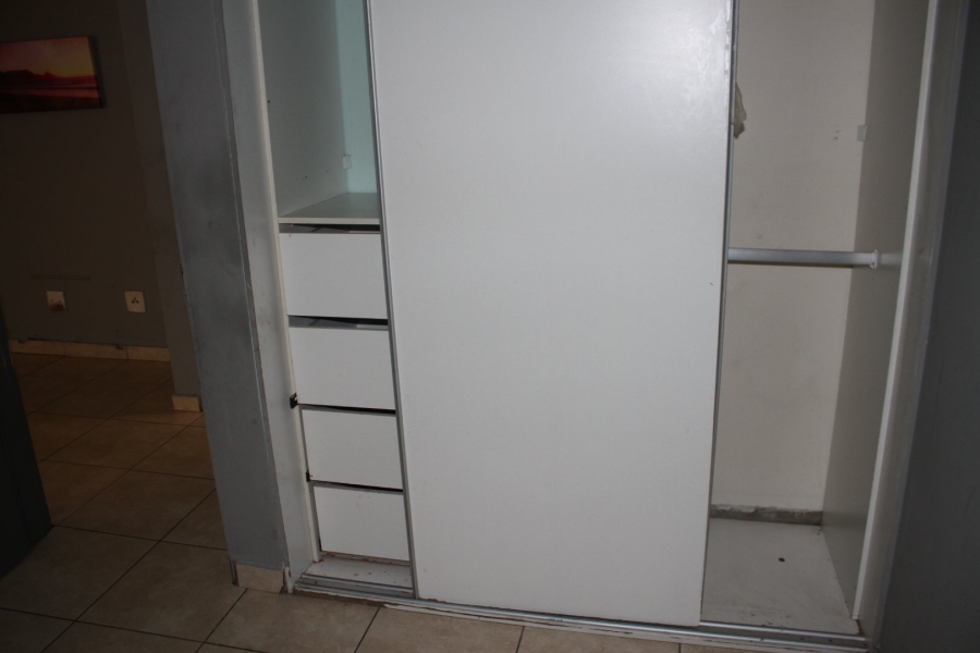 To Let 2 Bedroom Property for Rent in Jabulani Gauteng