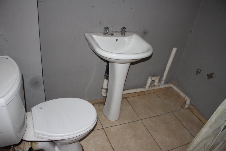 To Let 2 Bedroom Property for Rent in Jabulani Gauteng