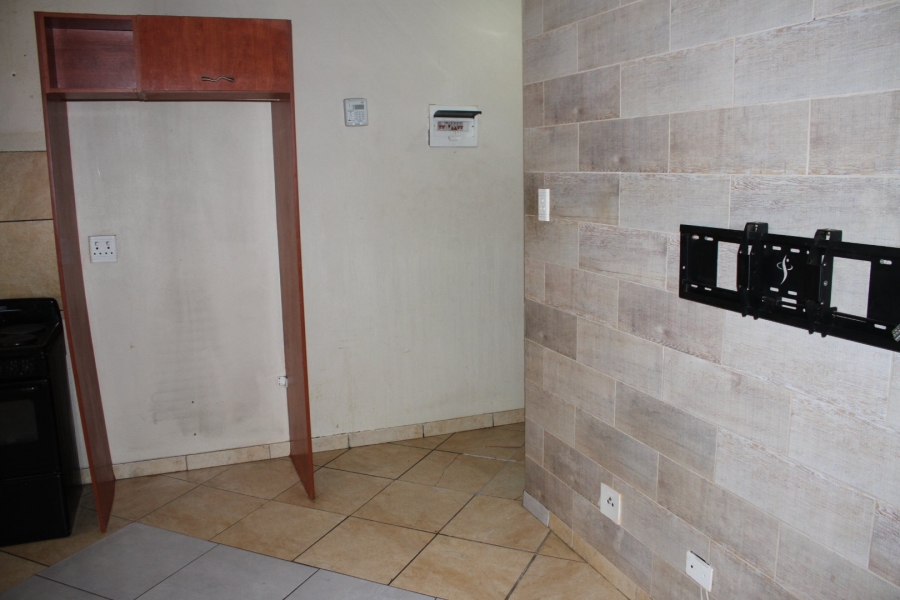To Let 3 Bedroom Property for Rent in Jabulani Gauteng