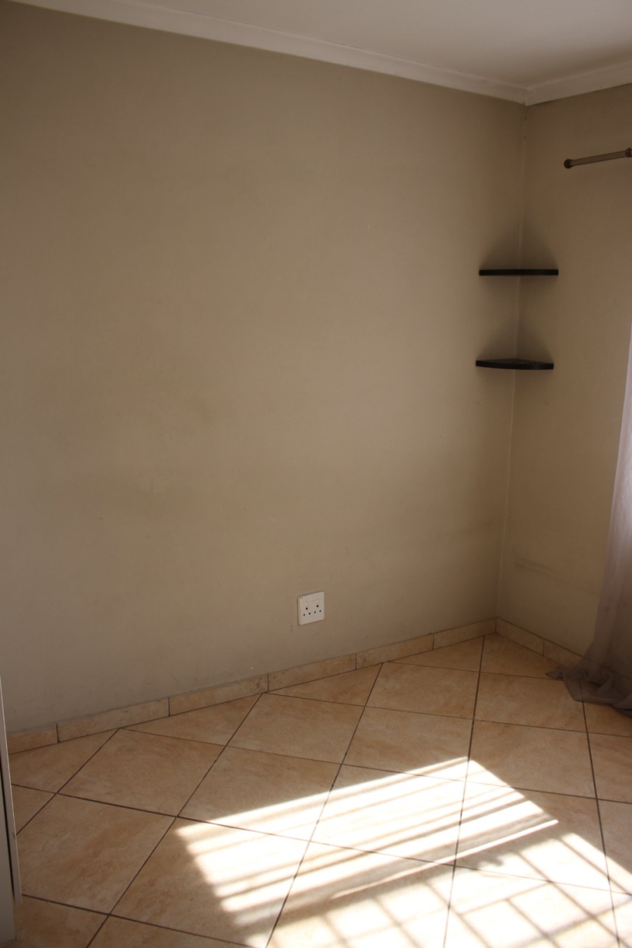 To Let 3 Bedroom Property for Rent in Jabulani Gauteng