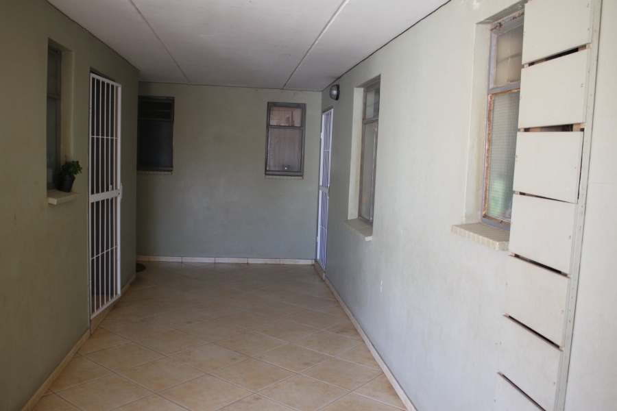 To Let 3 Bedroom Property for Rent in Jabulani Gauteng