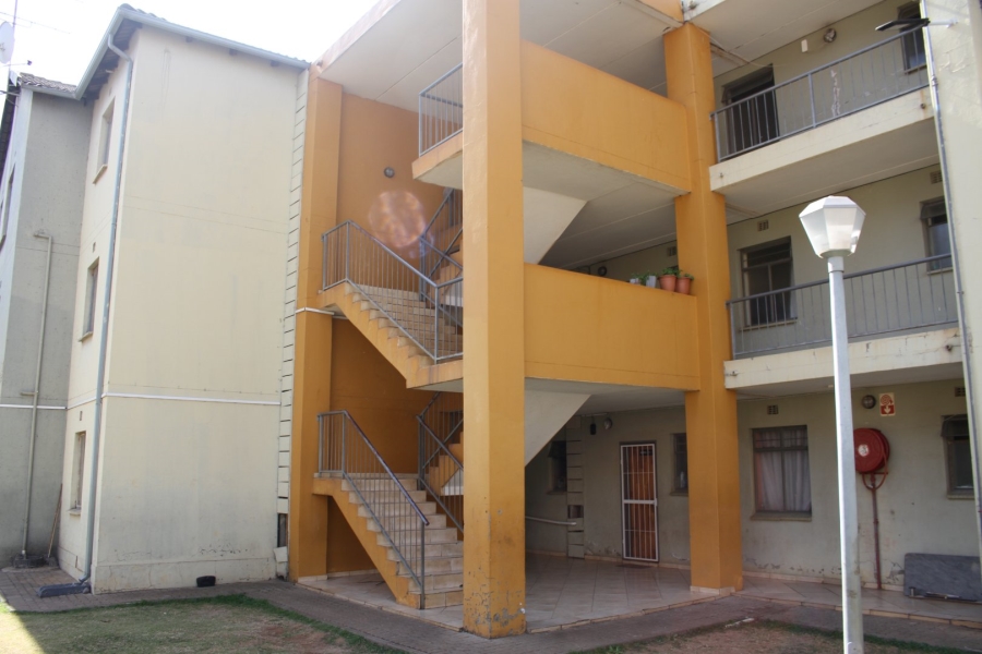 To Let 3 Bedroom Property for Rent in Jabulani Gauteng