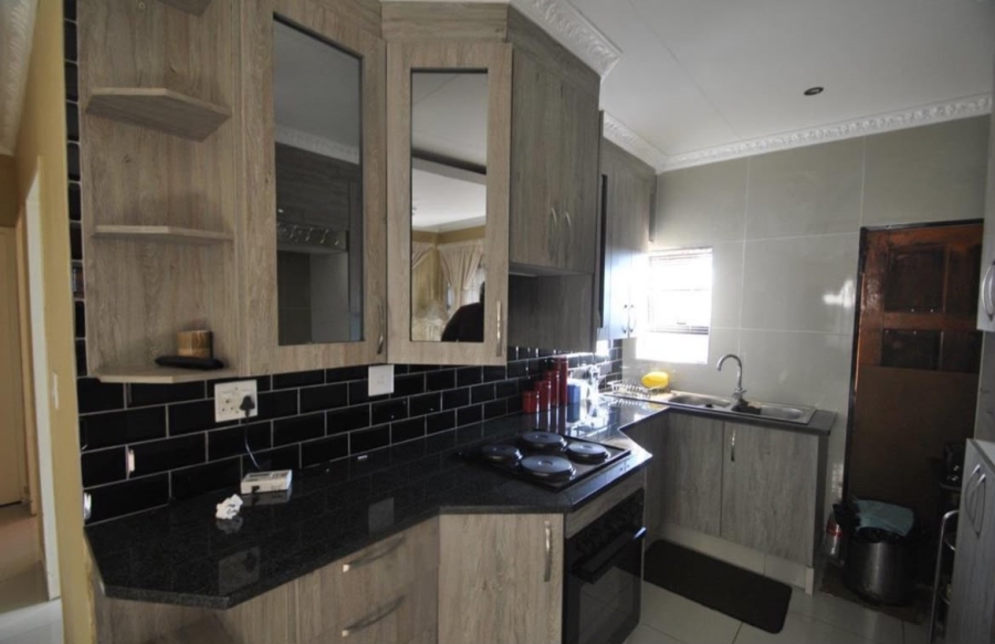 3 Bedroom Property for Sale in Dawn Park Gauteng