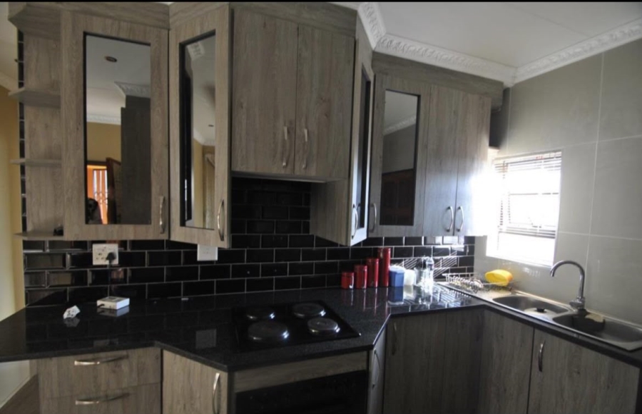 3 Bedroom Property for Sale in Dawn Park Gauteng
